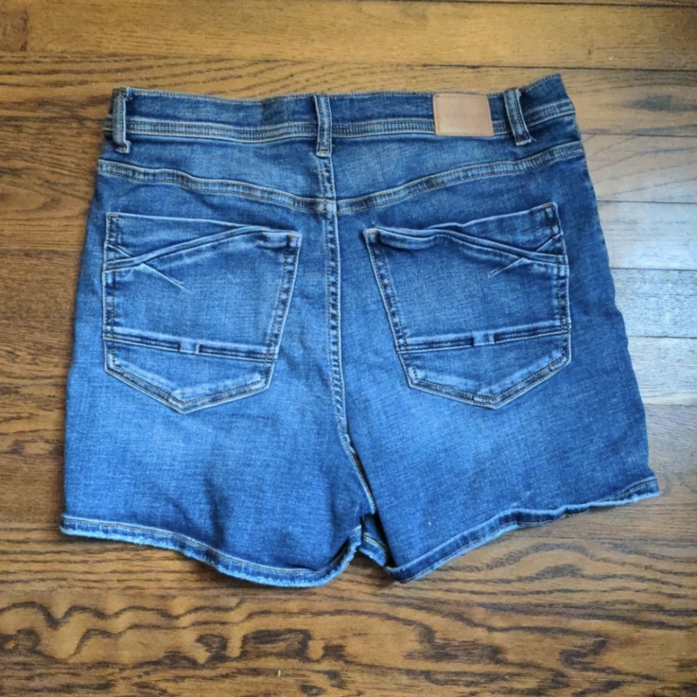 SOLD Buckle BKE Parker High Rise Non Distressed Shorts sz 31 (12) Style ABK1596 - Picture 3 of 5
